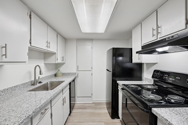 Parkside Place Apartments in Pasadena, TX - Foto de edificio - Building Photo