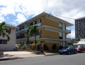 832 Paani St in Honolulu, HI - Building Photo - Building Photo