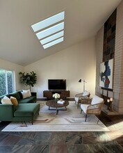 24771 Acropolis Dr in Mission Viejo, CA - Foto de edificio - Building Photo