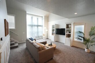 333 N 680 E in Vineyard, UT - Foto de edificio - Building Photo