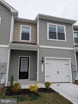 15 Bloomsbury St in Falling Waters, WV - Building Photo