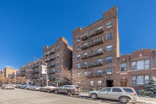 2819-2821 33rd St in Astoria, NY - Building Photo