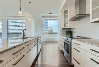 2001 Lincoln St, Unit 711 in Denver, CO - Building Photo - Building Photo