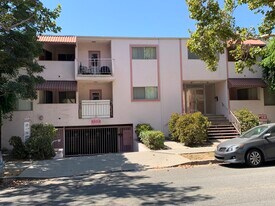 1009 N Hayworth Ave in West Hollywood, CA - Building Photo
