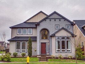 6001 SE Davis Rd in Hillsboro, OR - Building Photo