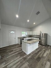 930 Reynolds Rd in Lakeland, FL - Building Photo - Building Photo