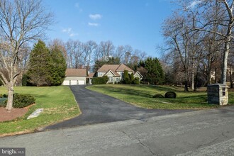 9747 Avenel Farm Dr in Potomac, MD - Building Photo - Building Photo