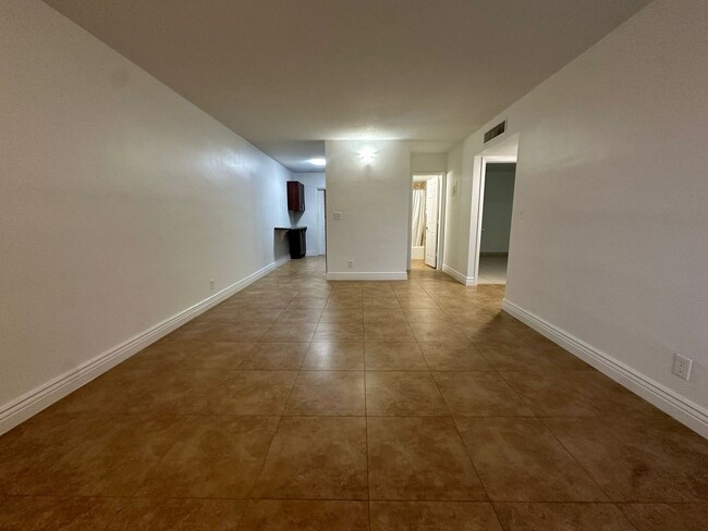 Deerfield Apartments LLC in Deerfield Beach, FL - Building Photo - Building Photo