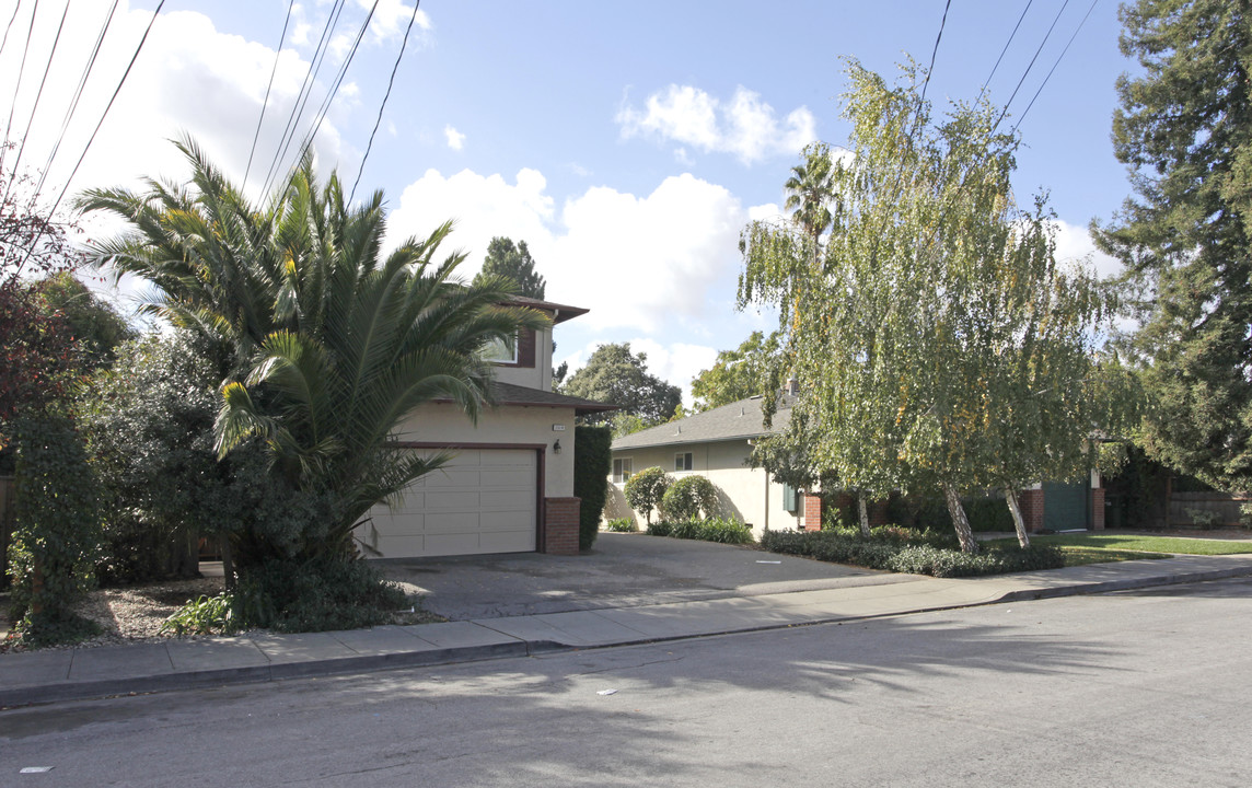 1510-1514 Gordon St in Redwood City, CA - Building Photo