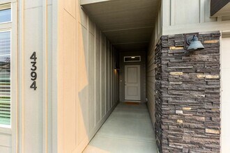 4394 W Sunny Cove St in Meridian, ID - Building Photo - Building Photo