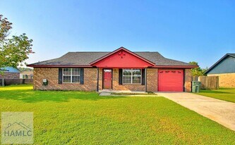 850 Lyndsi Ln in Hinesville, GA - Building Photo