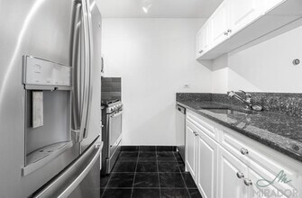 60 W 23 St in New York, NY - Building Photo - Building Photo