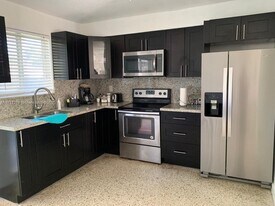 2829 SW 32nd Ct in Miami, FL - Building Photo