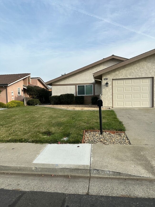 property at 1270 Hartford Cir