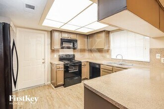 11814 Perry Rd in Houston, TX - Building Photo - Building Photo