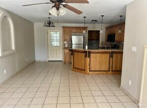 1402 W Fig Ave in Pharr, TX - Building Photo - Building Photo