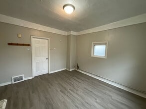 6807 Worley Ave in Cleveland, OH - Building Photo - Building Photo