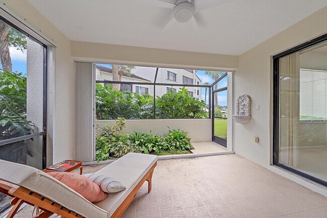 811 Oak Harbour Dr in Juno Beach, FL - Building Photo - Building Photo