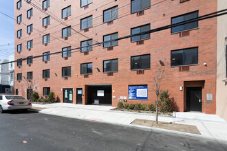 2317 Cambreleng Ave in Bronx, NY - Building Photo - Building Photo