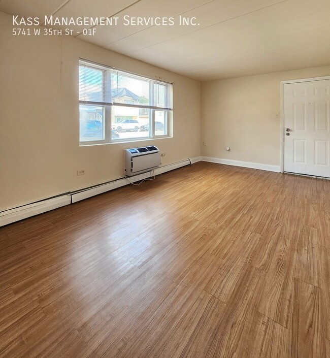 5741 W 35th St in Cicero, IL - Building Photo - Building Photo