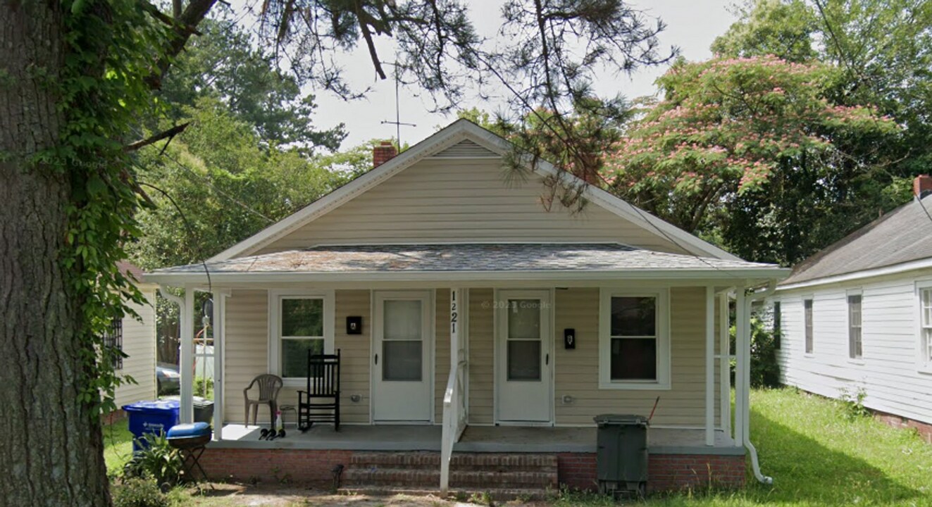 1221 Battle St-Unit -1221-B in Greenville, NC - Building Photo
