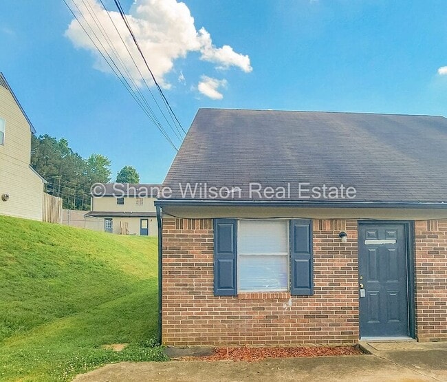 property at 3317 Steeple Cir NE