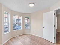 433 Lester Rd photo'