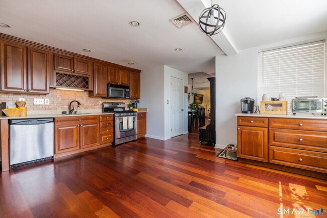 90 2nd St in Fairfield, CT - Building Photo - Building Photo