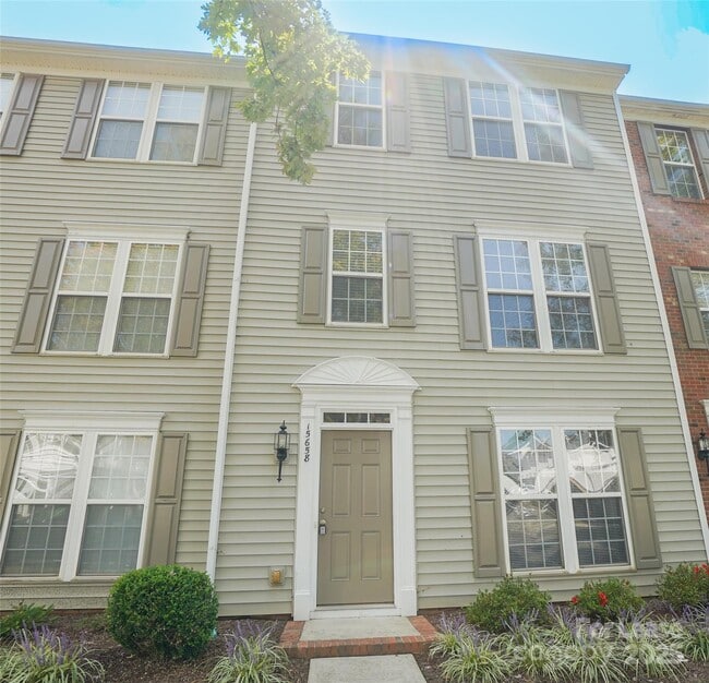 property at 15658 King Louis Ct