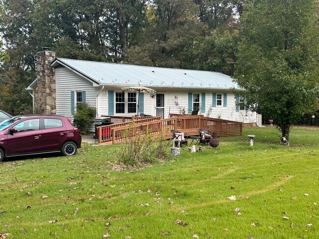 2838 Plank Rd in Dillwyn, VA - Building Photo - Building Photo
