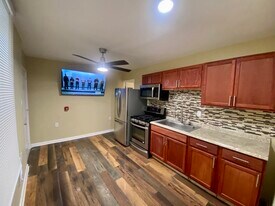 1514 W Champlost Ave, Unit 2nd Floor Rear in Philadelphia, PA - Building Photo