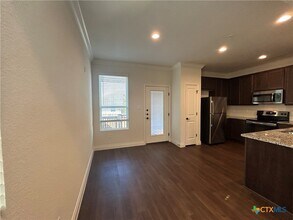 320 Untermaier St in Canyon Lake, TX - Building Photo - Building Photo