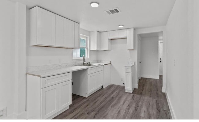 3312 Sealy Ave in Galveston, TX - Building Photo - Building Photo