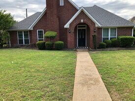 825 Fairway St in Paris, TX - Building Photo