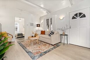 619 W Kelso St, Unit Front in Inglewood, CA - Building Photo