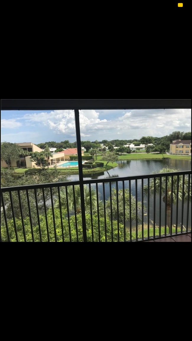 8592 W Sunrise Blvd, Unit 412