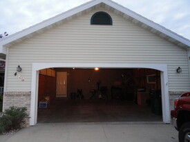 W480 Cindy Ann Ln, Unit W478 Cindy Ann RD in Kaukauna, WI - Building Photo