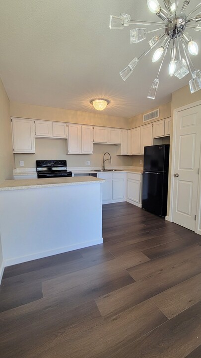 2601 W Broadway Blvd in Tucson, AZ - Building Photo