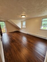 1918 Rosemore Ave, Unit B in Deptford, NJ - Foto de edificio - Building Photo