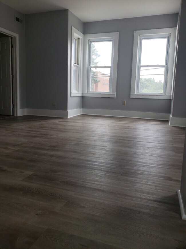 98 Snow St, Unit 98 in Fitchburg, MA - Building Photo - Building Photo