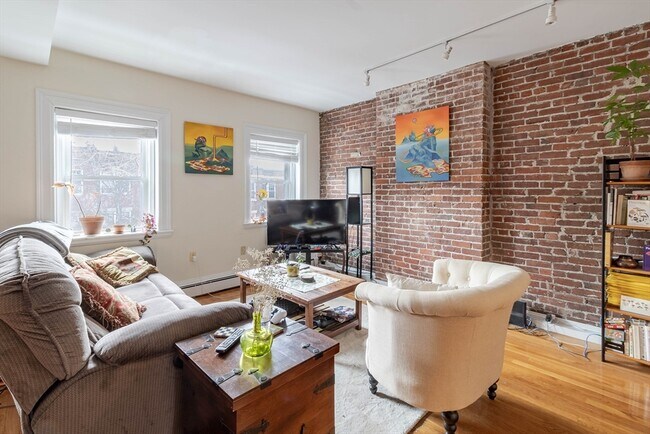 39 Garrison Rd, Unit 3