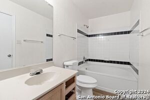 2423 Laden Meadows in San Antonio, TX - Building Photo - Building Photo