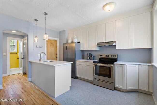 17-19 Leroy Pl-Unit -2C in Red Bank, NJ - Building Photo - Building Photo