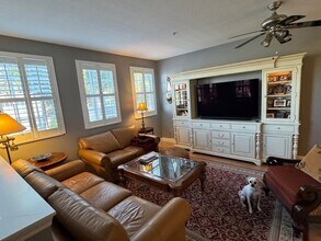 1429 Harbour Walk Rd in Tampa, FL - Building Photo - Building Photo