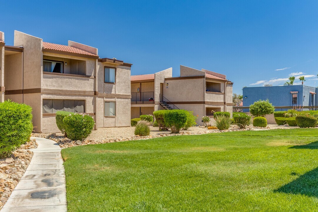 Tamarus Villas in Las Vegas, NV - Foto de edificio
