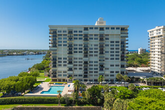 Boca Towers in Boca Raton, FL - Building Photo - Building Photo