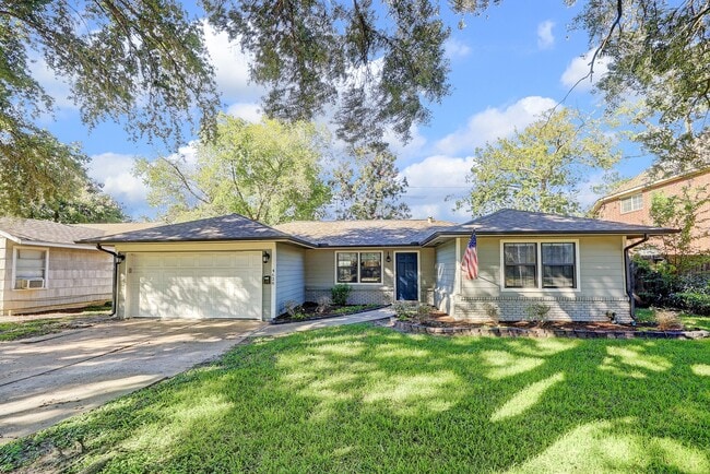 property at 4626 Oakdale St