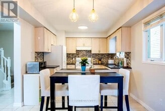 407 Rittenhouse Rd in Kitchener, ON - Building Photo - Building Photo