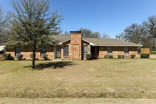 205 Josey Ln in Red Oak, TX - Building Photo