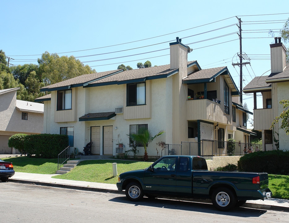 23182 Saguaro St in Lake Forest, CA - Building Photo